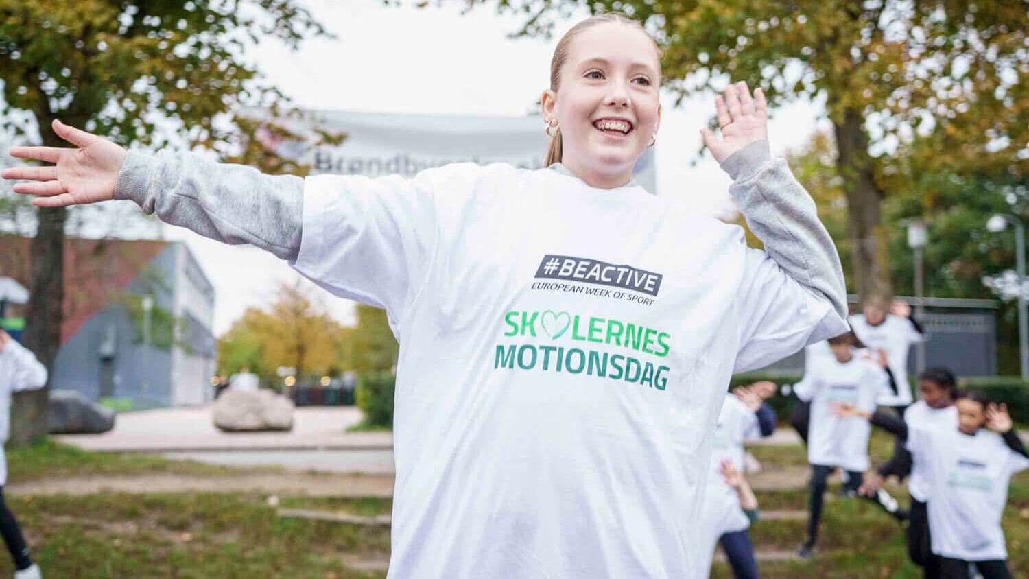 Dansk Skoleidræts årlige Skolernes Motionsdag, pige der danser